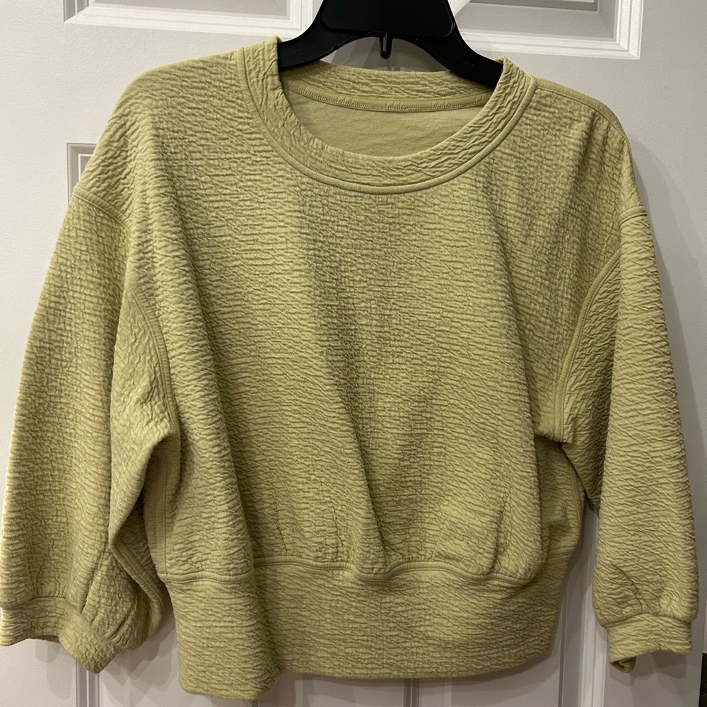 Lululemon textured crewneck pullover balloon sleeve. Dew green. Barely worn.